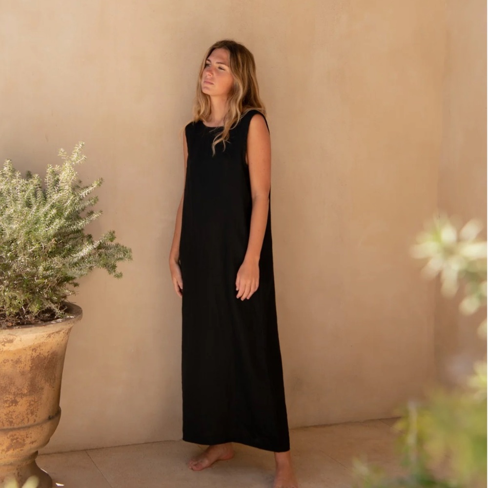 Sauths Black Linen Dress "Carmen" (Size L)